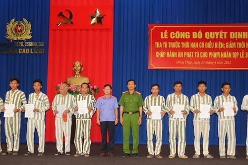 Trại giam Cao Lãnh tha tù, giảm án cho 256 phạm nhân