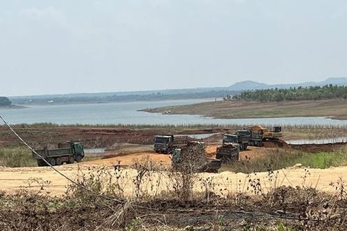 Phát hiện doanh nghiệp khai thác khoáng sản trái phép dưới lòng hồ sông Ray