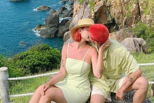 Chuyện tình 9 năm của cặp đôi 'dành cả thanh xuân du lịch cùng nhau'