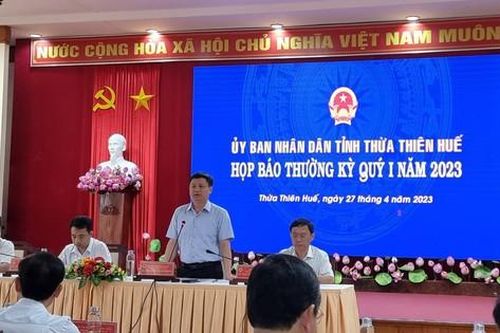 Vụ giáo viên bị đẩy ra khỏi lớp học ở Huế: Lãnh đạo tỉnh nói gì?