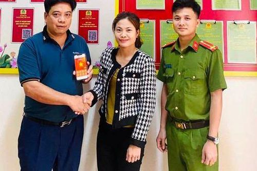 Trả lại 400 triệu đồng cho người chuyển nhầm vào tài khoản