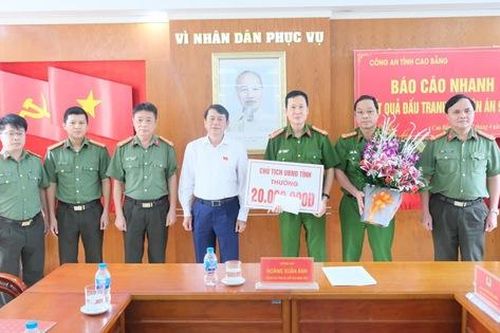 Khen thưởng 'nóng' Ban chuyên án bắt 24 bánh heroin cùng 6 đối tượng