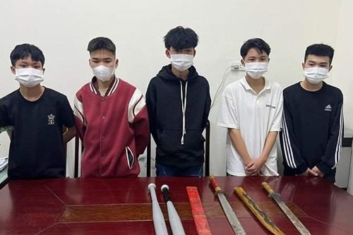 Hòa Bình: Công an bắt giữ 10 đối tượng 'vác đao rượt nhau'