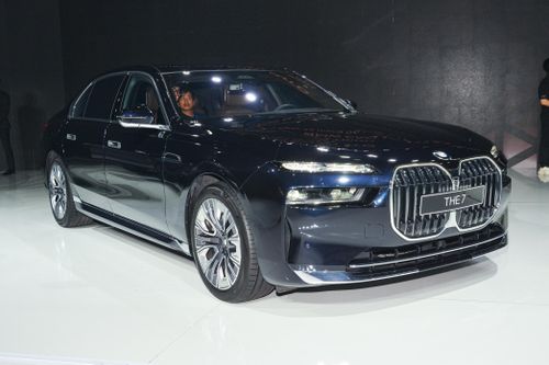 Chi tiết BMW 7-Series G70 giá từ 5,2 tỷ đồng tại Việt Nam