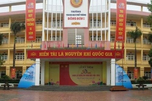 Nam sinh chém bạn trọng thương tại Thanh Hóa