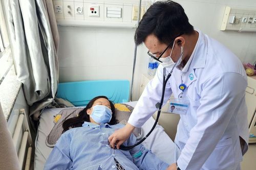 Người phụ nữ 33 tuổi bị đột quỵ sau khi sinh 4 tuần