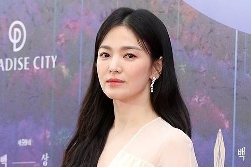 Nhan sắc của Song Hye Kyo tại lễ trao giải gây chú ý