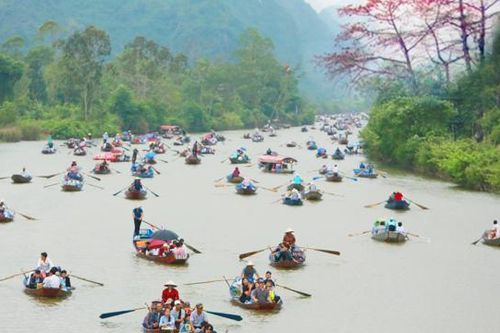 Mở hướng phát huy tiềm năng du lịch chùa Hương