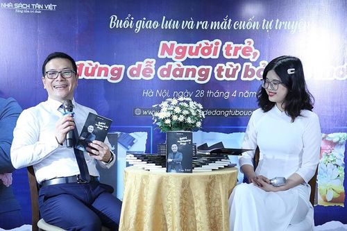 Truyền nghị lực nuôi dưỡng hoài bão, theo đuổi ước mơ đến bạn trẻ