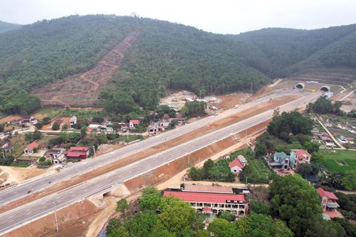 Các phương tiện được chạy cao tốc Mai Sơn-Quốc lộ 45 tốc độ tối đa 80km/giờ