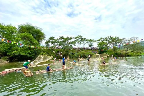 Độc đáo lễ hội đánh cá suối truyền thống ở xứ Mường Hòa Bình