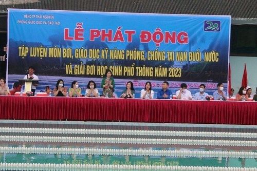 Phát động tập luyện môn Bơi và kỹ năng phòng chống đuối nước