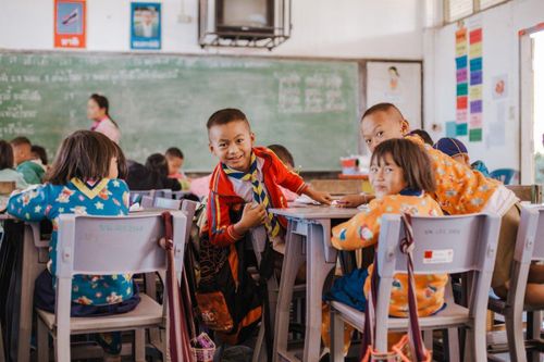 Hàng chục nghìn học sinh Thái Lan bỏ học