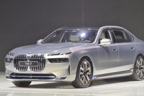 Cận cảnh xe điện BMW i7 ra mắt tại Việt Nam, giá từ 4,8 tỷ đồng