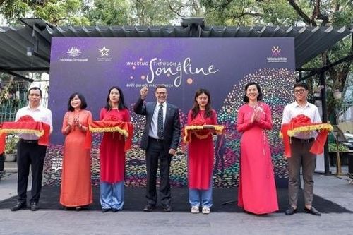 Khám phá văn hóa Australia qua triển lãm đa phương tiện tại Hà Nội