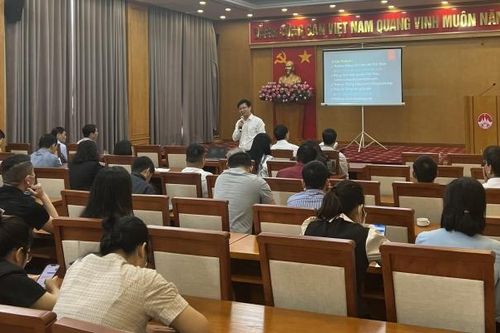 Tập huấn kỹ năng viết bài về bảo vệ nền tảng tư tưởng của Đảng cho phóng viên