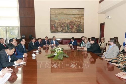 Chủ tịch Quốc hội Vương Đình Huệ tiếp quyền Thị trưởng thành phố Montevideo