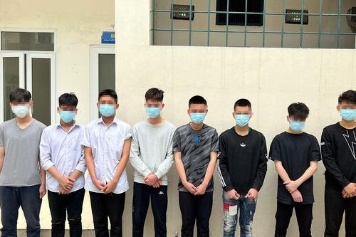 Hà Nội: Tạm giữ nhóm thanh niên 'thấy người là đánh'