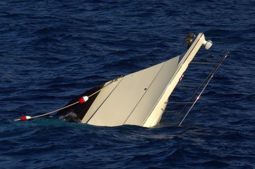 Indonesia: Chìm tàu cao tốc do chở quá tải, 11 người thiệt mạng