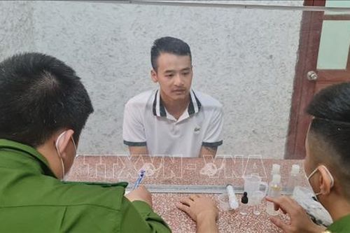 Bắt đối tượng, thu giữ dung dịch chứa chất ma túy dùng cho thuốc lá điện tử