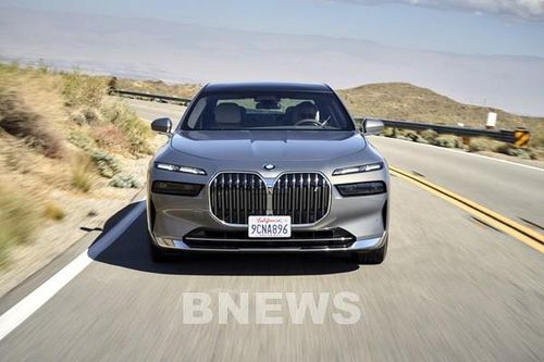 Sedan điện hạng sang BMW i7 mở bán tại Việt Nam với giá 7,199 tỷ đồng