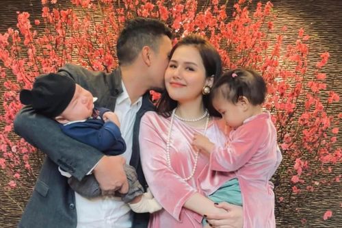 Dâu hào môn Phanh Lee tiết lộ phải thay đổi một thói quen kể từ khi làm mẹ bỉm sữa