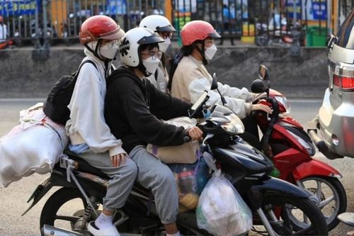 Trước 'giờ G' nghỉ lễ 5 ngày dịp 30/4: Xin phép về sớm né tắc đường ai dè 'vỡ mộng'