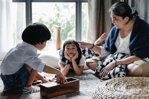5 câu cha mẹ lỡ miệng nói với con chẳng khác gì 'thuốc độc'
