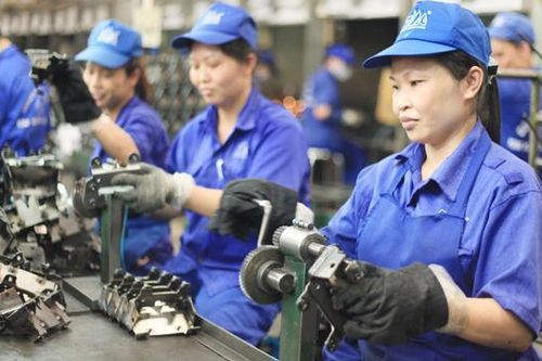 Lương không đủ sống, bao giờ công nhân mới mua được nhà?
