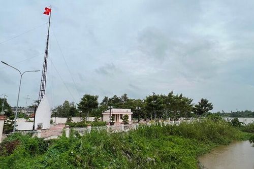 Nhớ ngày 'hột gạo xẻ làm 3'