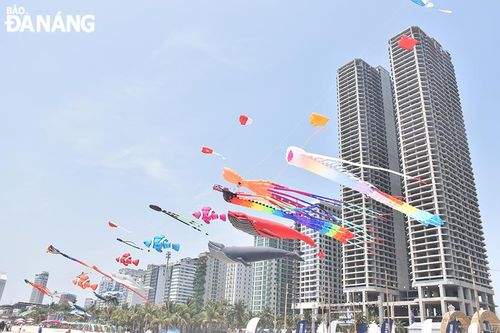 Độc đáo Lễ hội thả diều nghệ thuật