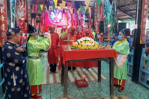 Nhiều hoạt động văn hóa hướng về cội nguồn dịp Giỗ Tổ Hùng Vương