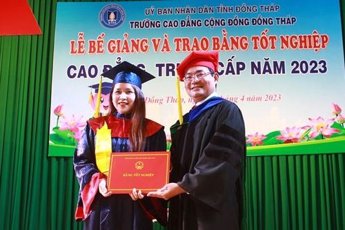 Trao bằng tốt nghiệp Cao đẳng, Trung cấp 422 học sinh, sinh viên