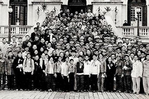 75 năm khắc ghi lời Bác dạy 'Nước lấy dân làm gốc… xây lầu thắng lợi trên nền Nhân dân'