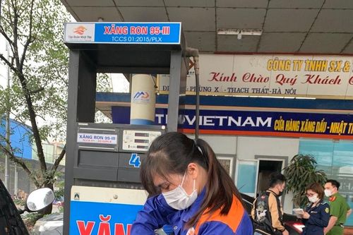 Hà Nội: Phát hiện cửa hàng kinh doanh xăng dầu tại huyện Thạch Thất lừa dối người tiêu dùng