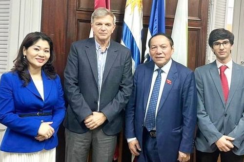 Việt Nam – Uruguay thiết lập quan hệ hợp tác thực chất về thể thao