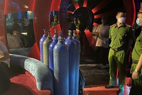 Ngăn chặn 'bóng cười' đầu độc giới trẻ trong các quán bar phố cổ dịp nghỉ lễ 30/4