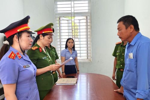 Khởi tố người chồng đánh vợ nhập viện