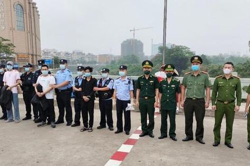 Sang Việt Nam để trốn truy nã, 4 đối tượng người nước ngoài bị phát hiện, bắt giữ
