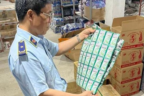 Bán hàng hiệu giả mạo, 3 đối tượng bị xử phạt 71 triệu đồng, tịch thu gần 9.000 sản phẩm