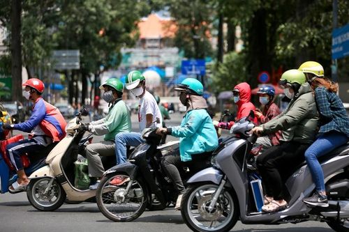 Hàng loạt ứng dụng xe công nghệ bỏ phụ phí dịp lễ 30/4-1/5