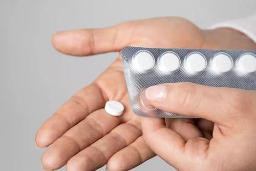 Tìm hiểu về cách trì hoãn ngày 'đèn đỏ' bằng uống thuốc tránh thai
