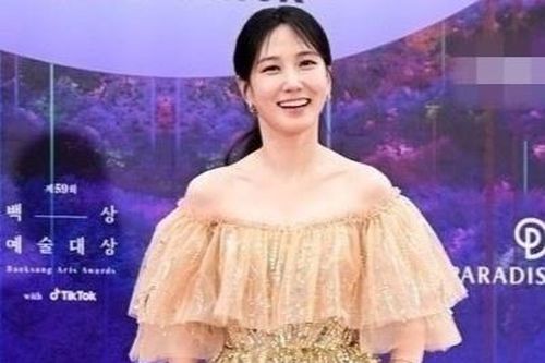 Nữ diễn viên mặc xấu nhất thảm đỏ Baeksang 2023