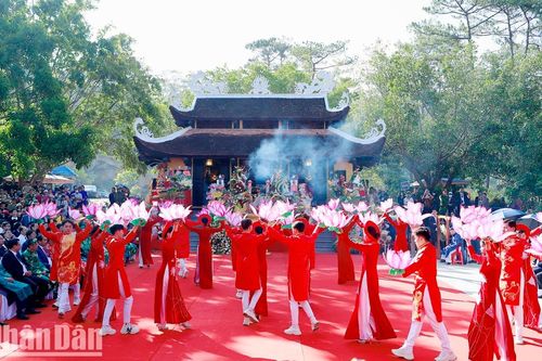 Đà Lạt: Đông đảo người dân và du khách dự lễ Giỗ Tổ Hùng Vương