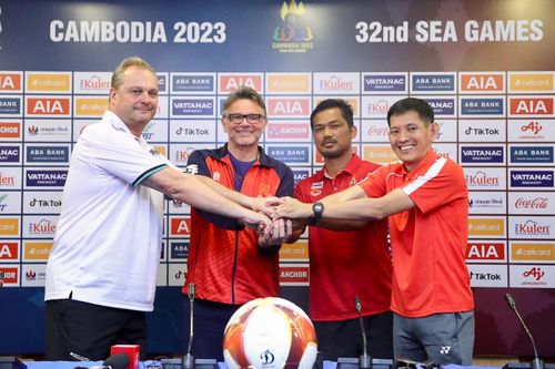 HLV Philippe Troussier háo hức trước trận ra quân gặp Lào