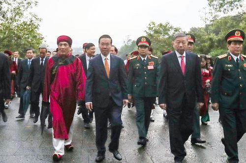 Thành kính dâng hương tưởng niệm, tri ân công đức tổ tiên