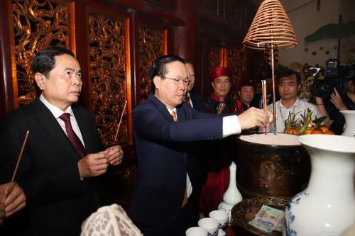 Thành kính Lễ dâng hương tưởng niệm các Vua Hùng
