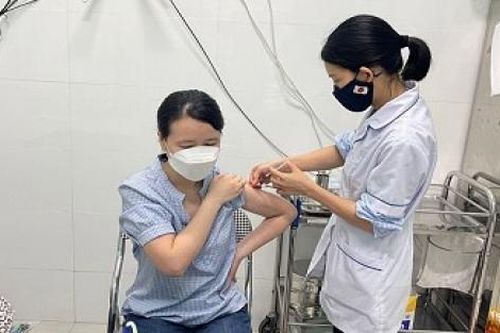 Covid-19 ngày 29/4: Số ca mắc mới giảm mạnh, 897 người khỏi bệnh, 122 trường hợp phải thở ô xy