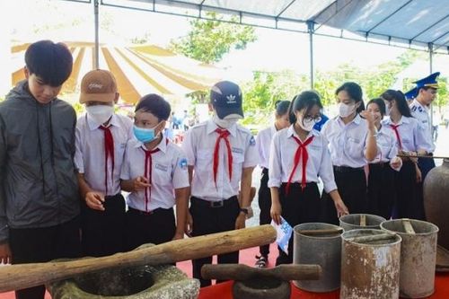 Trưng bày hơn 500 tư liệu, hiện vật 'Lý Sơn - Di sản văn hóa biển, đảo'
