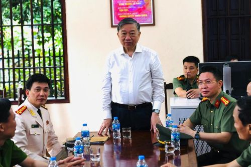 Bộ trưởng Công an Tô Lâm biểu dương lực lượng bảo đảm an toàn tại Đền Hùng